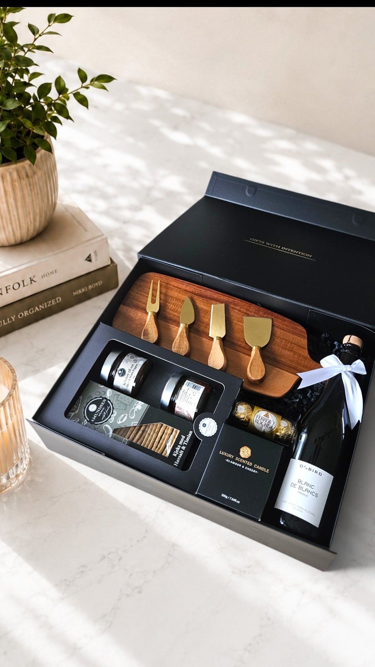 Delux Cheese and Wine